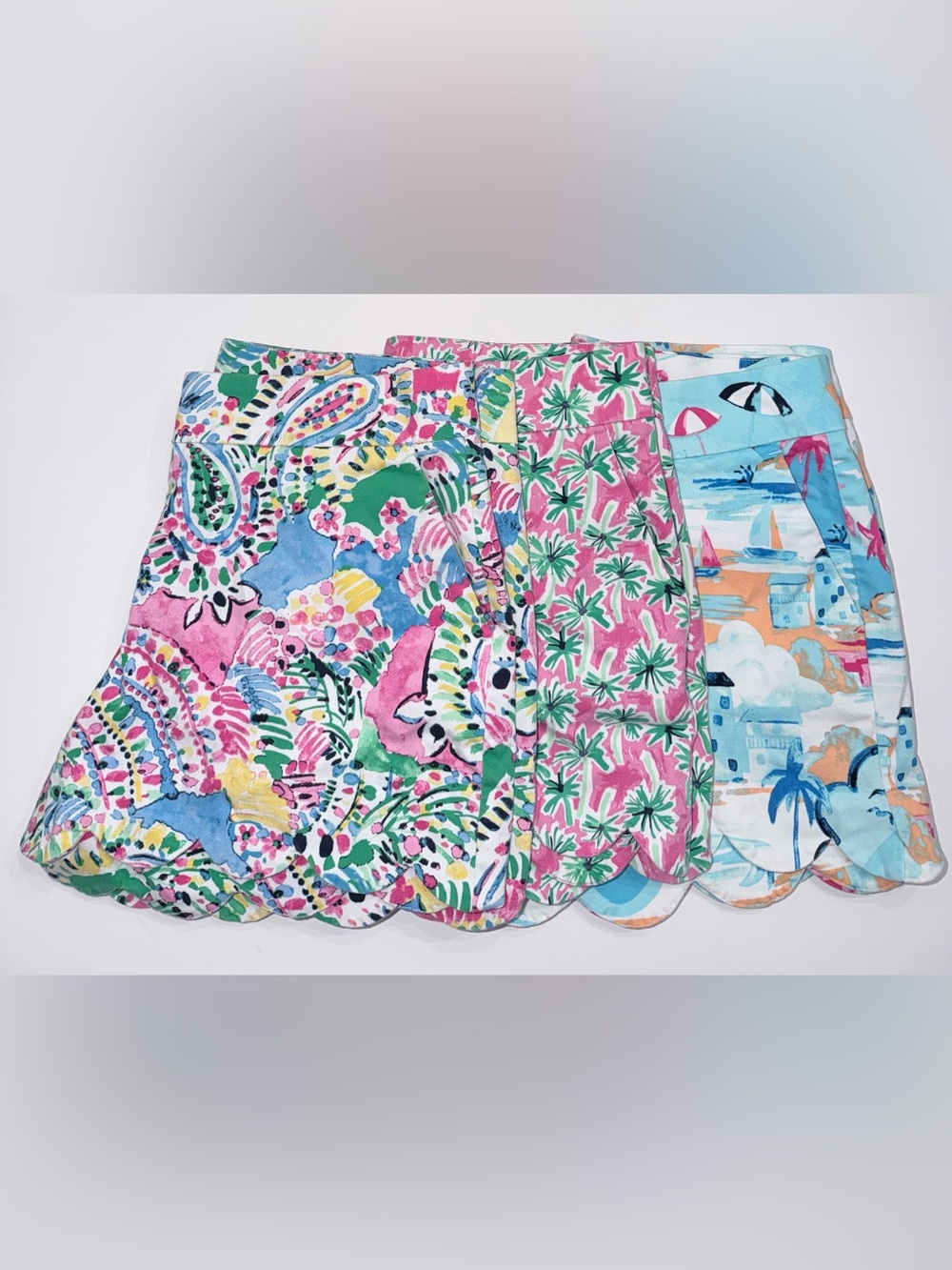 Crown & Ivy Shelby Scalloped Hem Printed Shorts. Size 6